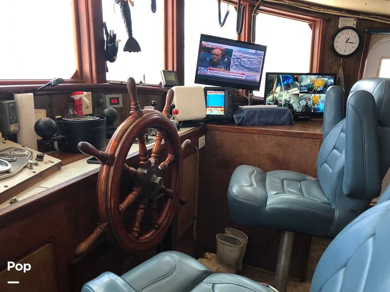 Slide: The Image of Steering, Captain Seat, Passenger Seat - 10989369