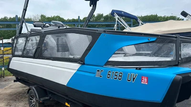 Slide: The Image of Sea-Doo Switch Sport 21 2022 - 2
