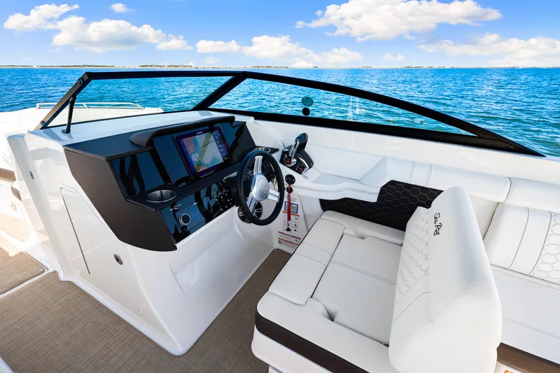 Slide: The Image of Sea Ray SDX 290 Outboard 2025 - 31