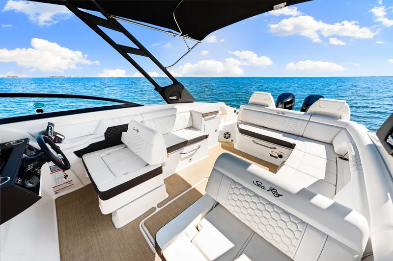 Slide: The Image of Sea Ray SDX 290 Outboard 2025 - 35