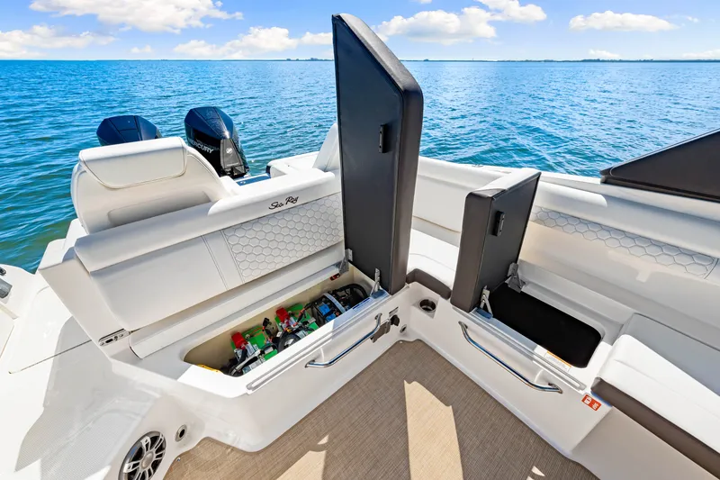 Slide: The Image of Sea Ray SDX 290 Outboard 2025 - 37