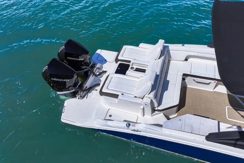 Slide: The Image of Sea Ray SDX 290 Outboard 2025 - 9