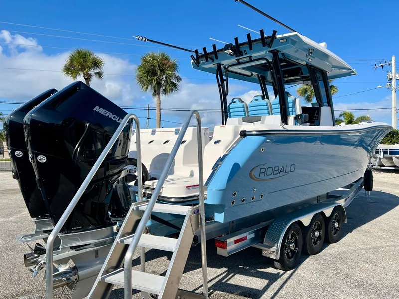 Slide: The Image of Robalo R300 2026 - 4