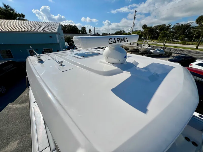 Slide: The Image of Robalo R300 2026 - 46