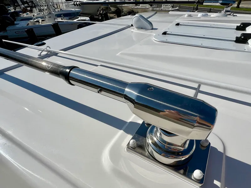 Slide: The Image of Robalo R300 2026 - 47