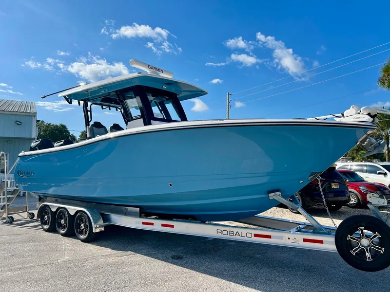 Slide: The Image of Robalo R300 2026 - 6