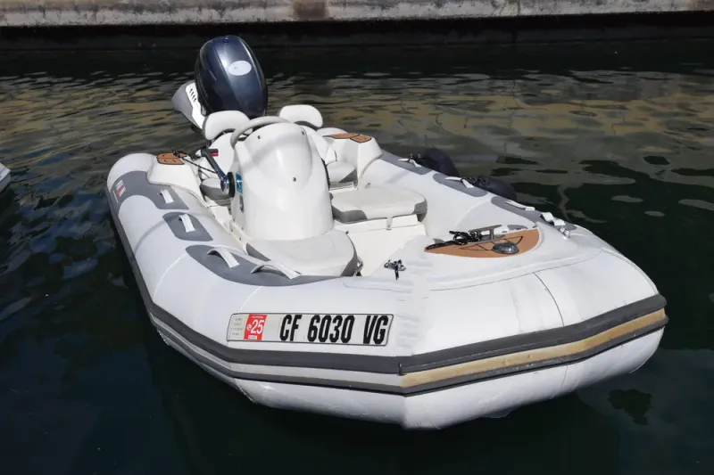 Slide: The Image of Avon Seasport 400DL 2017 - 3