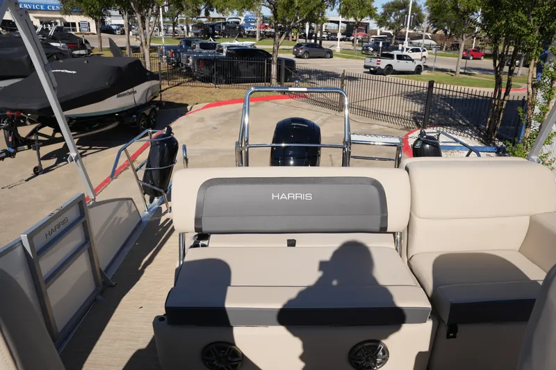 Slide: The Image of Harris 230 Cruiser 2025 - 11