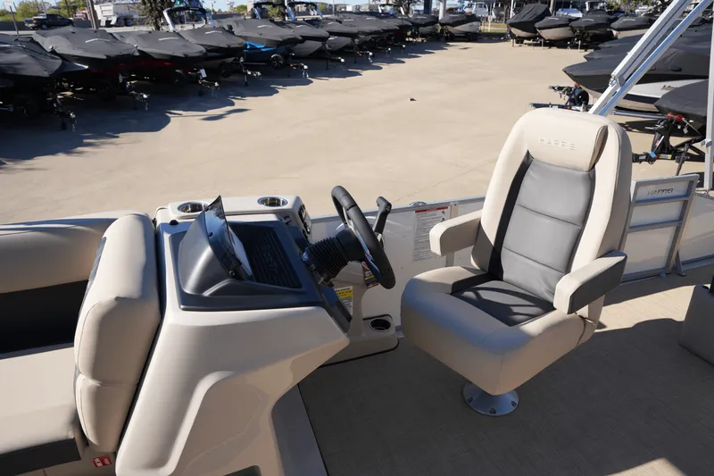 Slide: The Image of Harris 230 Cruiser 2025 - 14