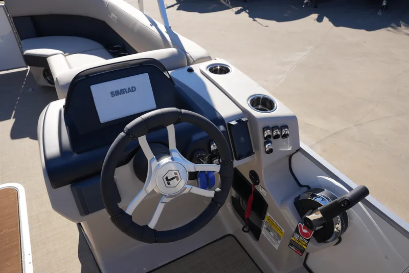 Slide: The Image of Harris 230 Cruiser 2025 - 15