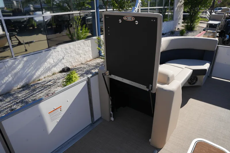 Slide: The Image of Harris 230 Cruiser 2025 - 17