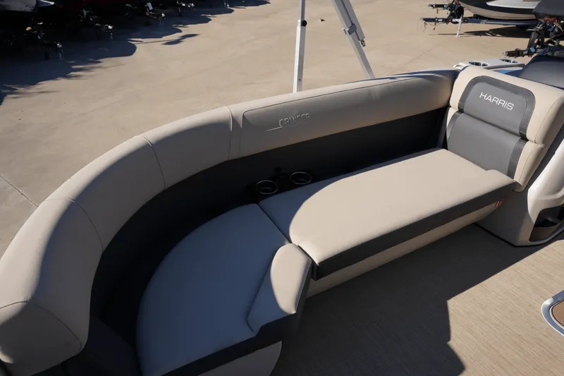 Slide: The Image of Harris 230 Cruiser 2025 - 20