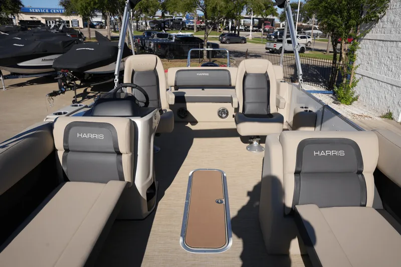 Slide: The Image of Harris 230 Cruiser 2025 - 24