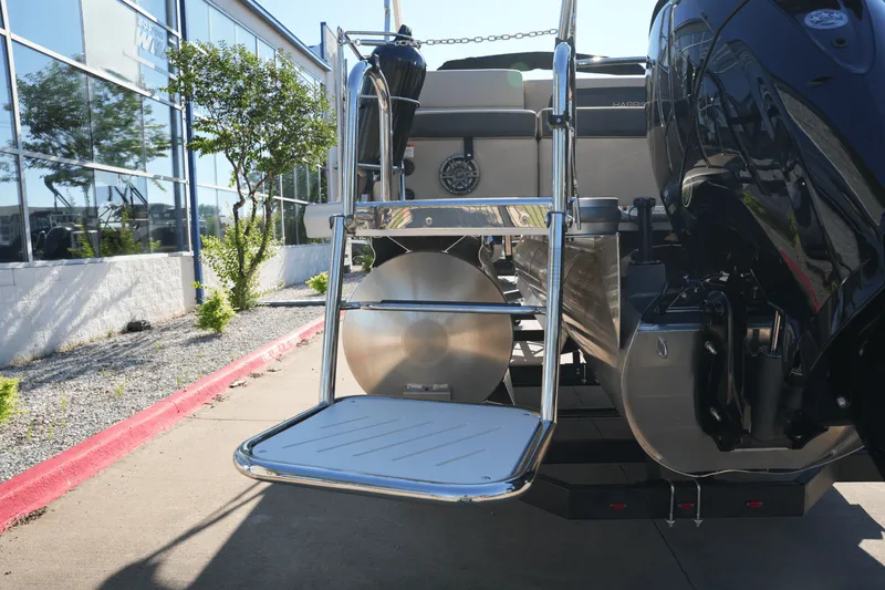 Slide: The Image of Harris 230 Cruiser 2025 - 6