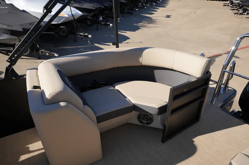 Slide: The Image of Harris 230 Cruiser 2025 - 21