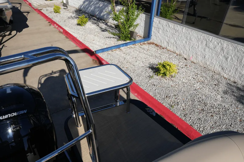 Slide: The Image of Harris 230 Cruiser 2025 - 7