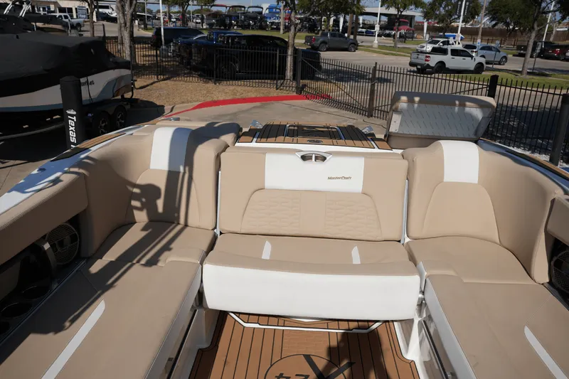 Slide: The Image of Mastercraft X24 2022 - 13