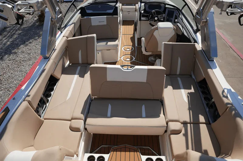 Slide: The Image of Mastercraft X24 2022 - 17