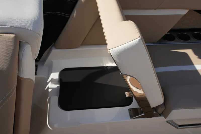 Slide: The Image of Mastercraft X24 2022 - 18