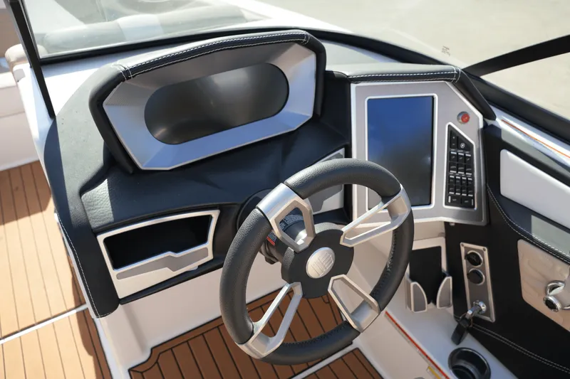 Slide: The Image of Mastercraft X24 2022 - 22