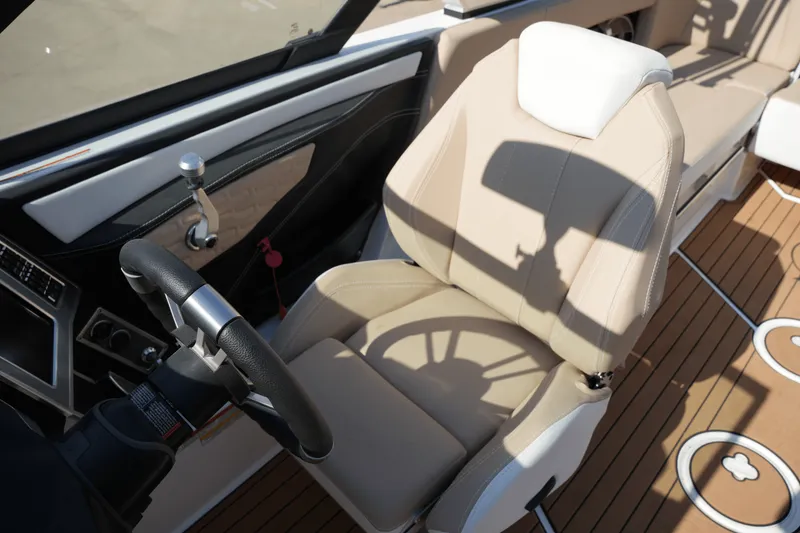 Slide: The Image of Mastercraft X24 2022 - 23