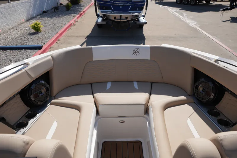 Slide: The Image of Mastercraft X24 2022 - 26