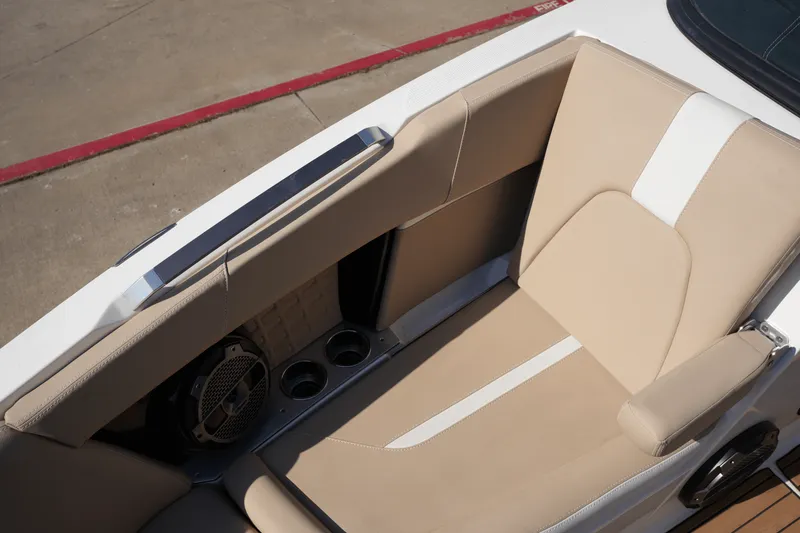 Slide: The Image of Mastercraft X24 2022 - 27