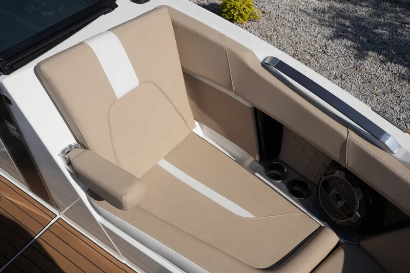 Slide: The Image of Mastercraft X24 2022 - 28