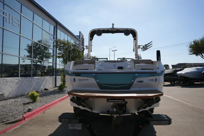 Slide: The Image of Mastercraft X24 2022 - 4