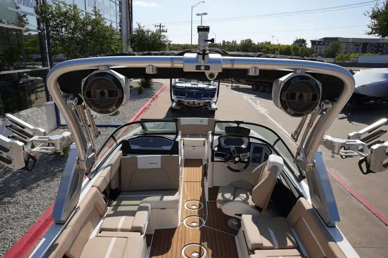 Slide: The Image of Mastercraft X24 2022 - 7