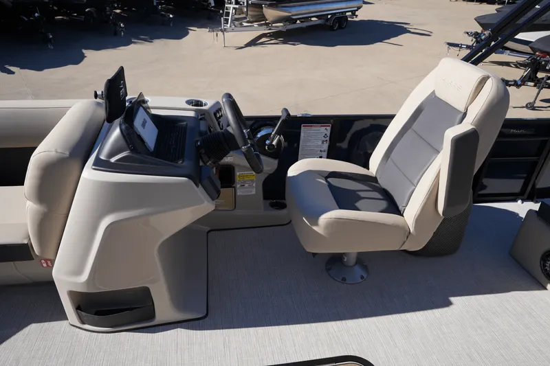 Slide: The Image of Harris 210 Cruiser 2025 - 12