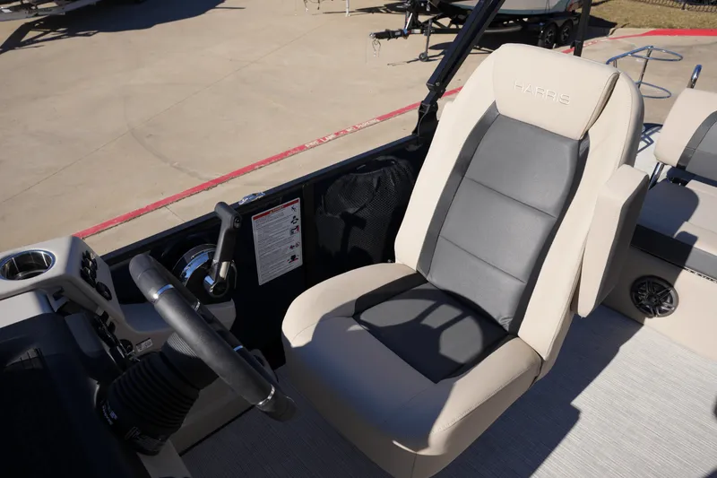 Slide: The Image of Harris 210 Cruiser 2025 - 15