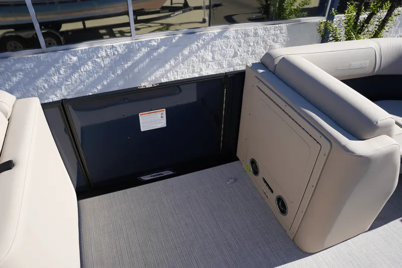 Slide: The Image of Harris 210 Cruiser 2025 - 16