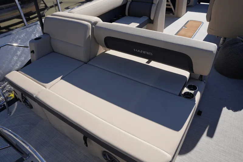 Slide: The Image of Harris 210 Cruiser 2025 - 21