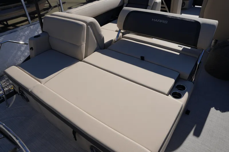 Slide: The Image of Harris 210 Cruiser 2025 - 22