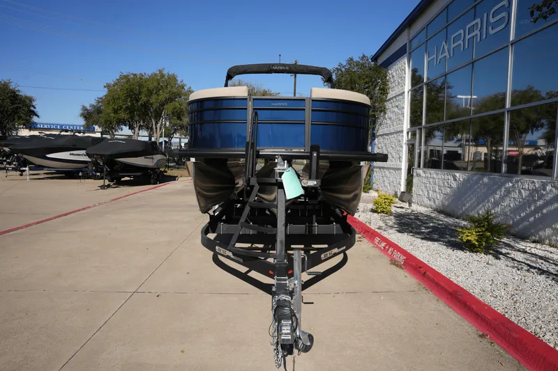 Slide: The Image of Harris 210 Cruiser 2025 - 3