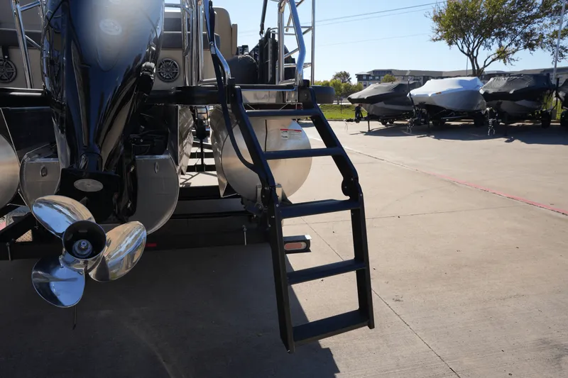 Slide: The Image of Harris 210 Cruiser 2025 - 5