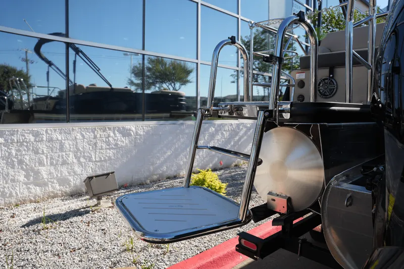 Slide: The Image of Harris 210 Cruiser 2025 - 6