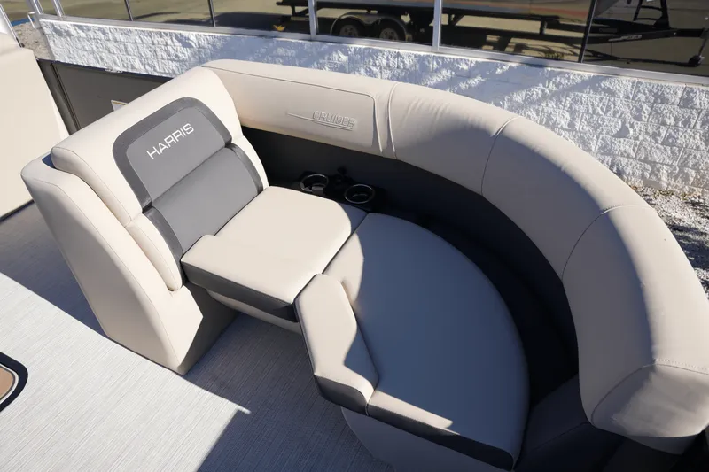 Slide: The Image of Harris 210 Cruiser 2025 - 9