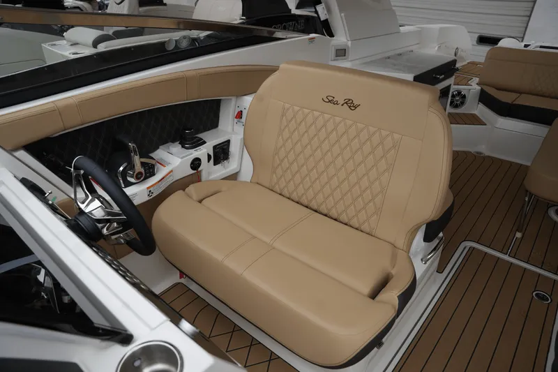 Slide: The Image of Sea Ray SLX 350 2025 - 29