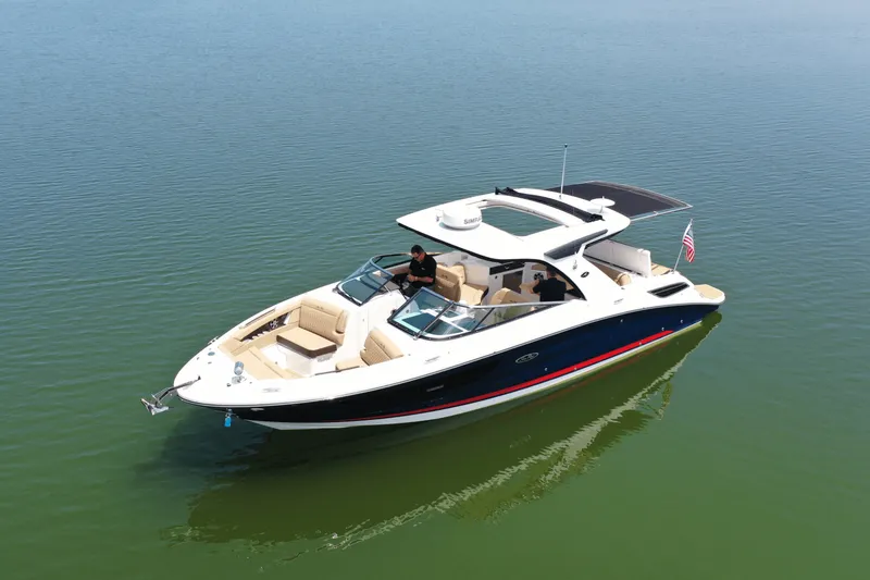 Slide: The Image of Sea Ray SLX 350 2025 - 3