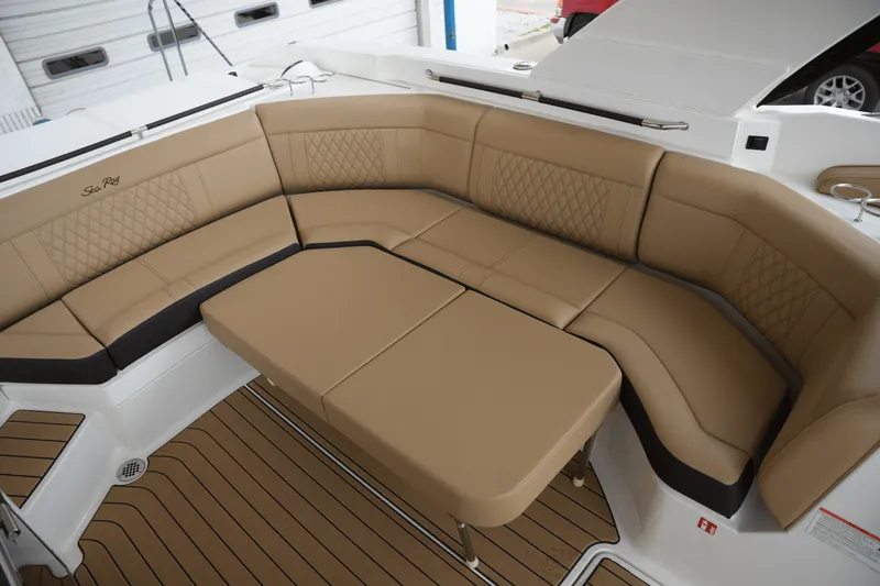 Slide: The Image of Sea Ray SLX 350 2025 - 41