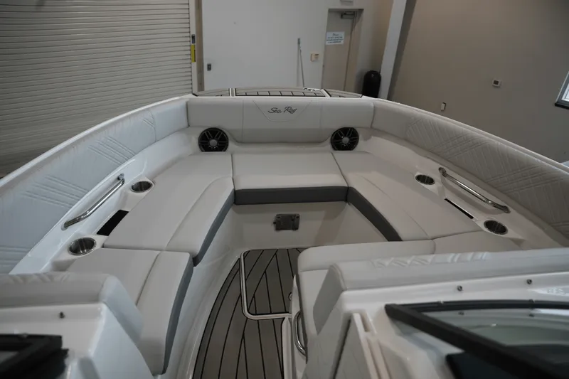 Slide: The Image of Sea Ray SDX 250 Surf 2025 - 24