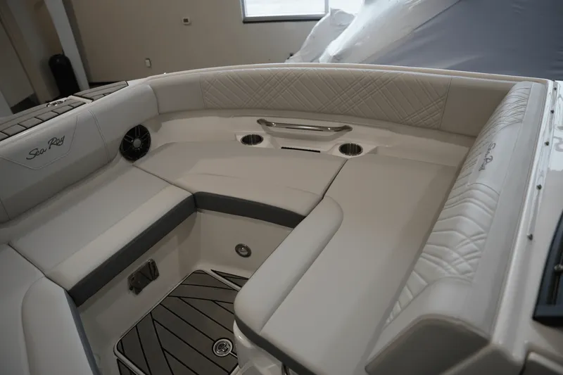 Slide: The Image of Sea Ray SDX 250 Surf 2025 - 25