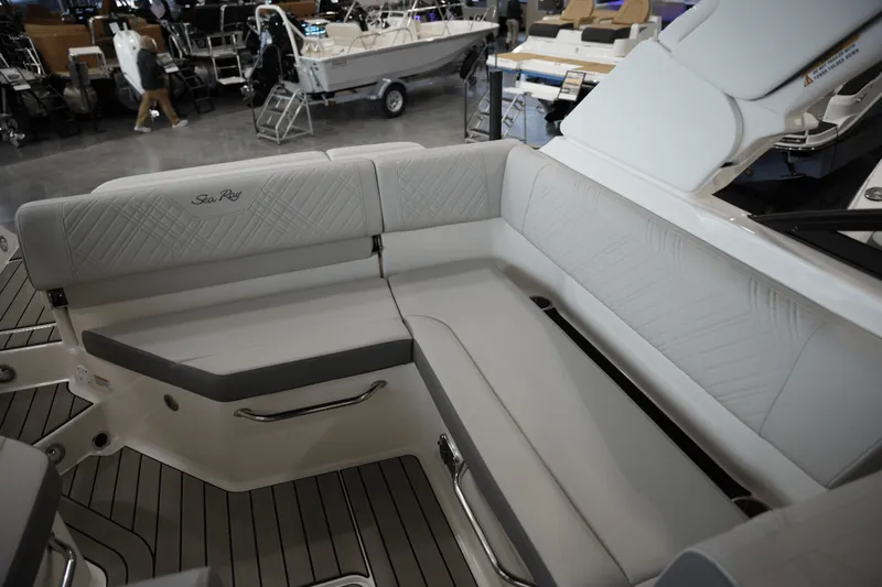 Slide: The Image of Sea Ray SDX 250 Surf 2025 - 7