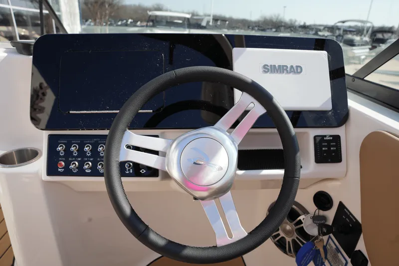 Slide: The Image of Sea Ray SDX 270 2025 - 15