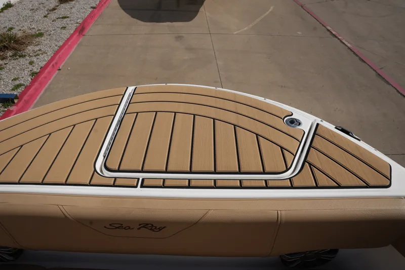 Slide: The Image of Sea Ray SDX 270 2025 - 25