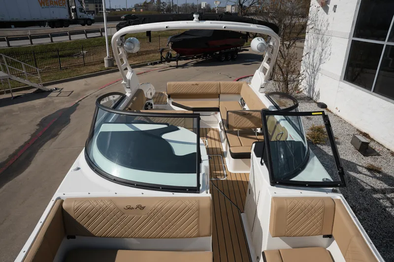 Slide: The Image of Sea Ray SDX 270 2025 - 28