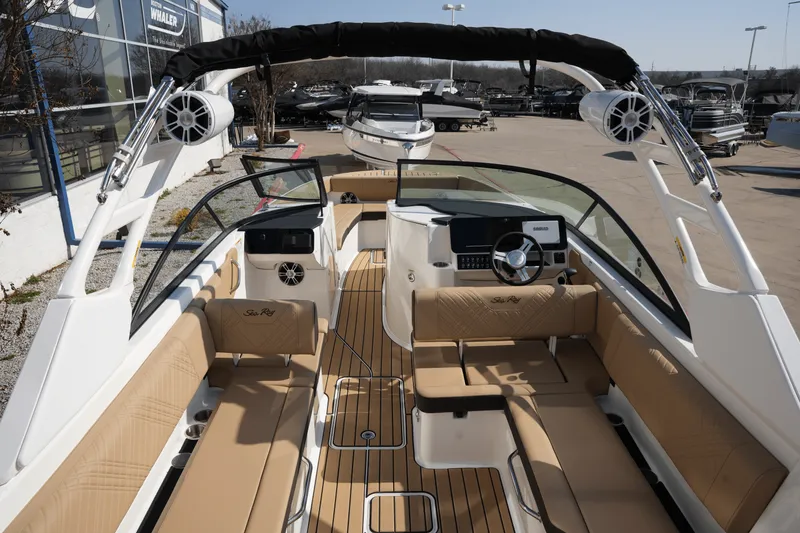 Slide: The Image of Sea Ray SDX 270 2025 - 8