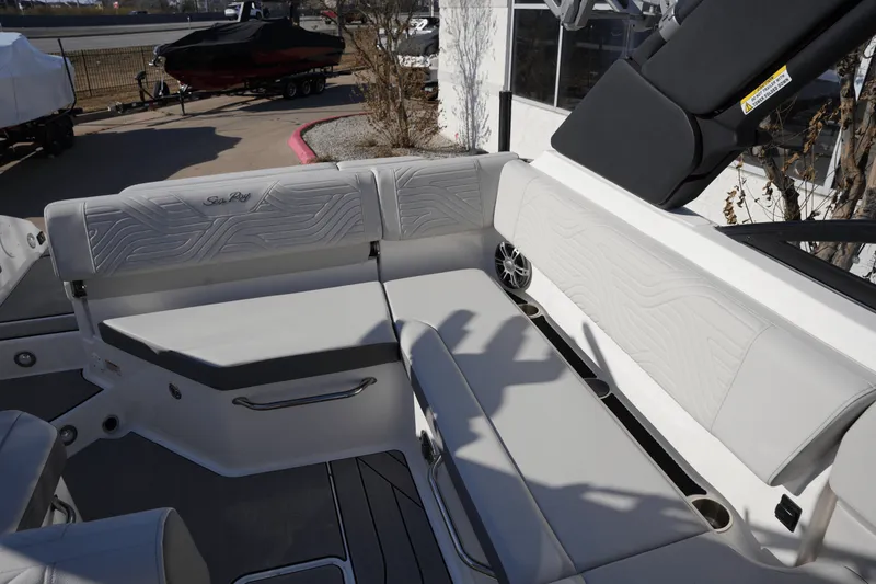 Slide: The Image of Sea Ray SDX 250 Surf 2025 - 17